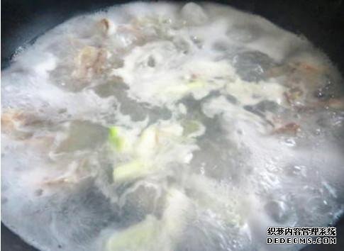 煮肉时,煮出的浮沫是精华还是脏东西,需要撇去吗?看完涨知识了