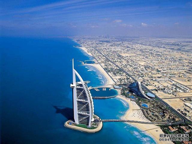 深夜去住酒店时,明明还有房间,为何酒店前台总是说“没房”?