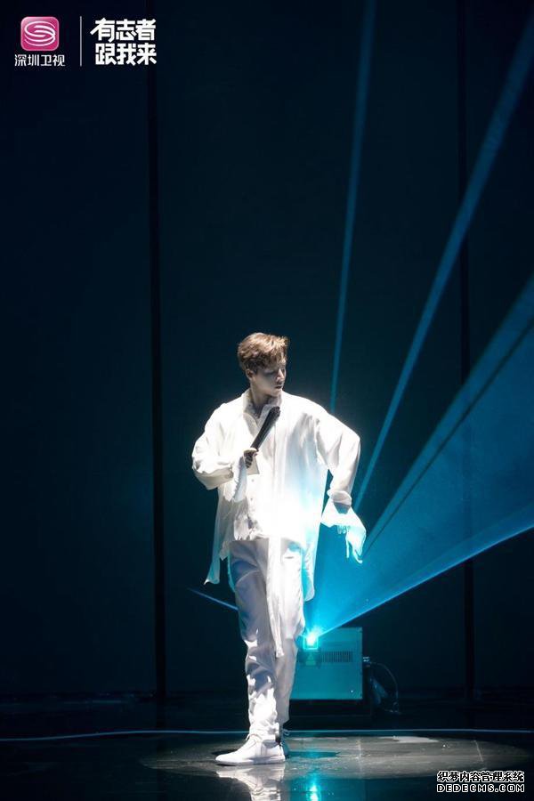 《诗意中国》高校学子诚意献"雅" 嘉宾才艺创意满满