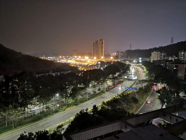 「二手值得买」末代 2K LCD 屏幕,华为 Mate 10 值不值得买?