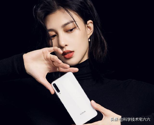 华为发布全新中端手机,价格近两千,性能达骁龙660水平