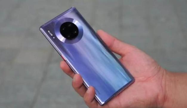 买华为Mate30Pro还是iPhone11Pro Max?听听手机店老师傅怎么说