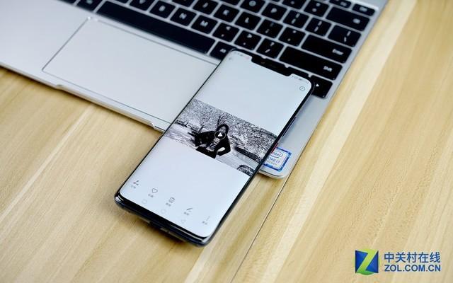 华为一碰传再添逆天技能!把手机投到电脑上用