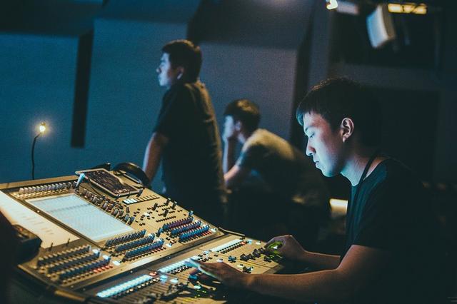 如今听歌要收费,下载也要付费,你能接受国内音乐App这种改变吗