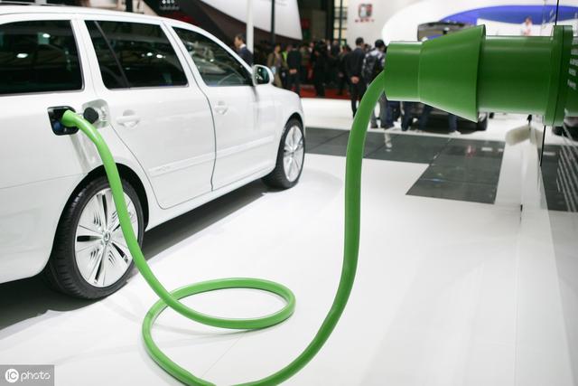 2019造车现状,缺钱难熬集体裁员,恒大表示:造车需506亿美元