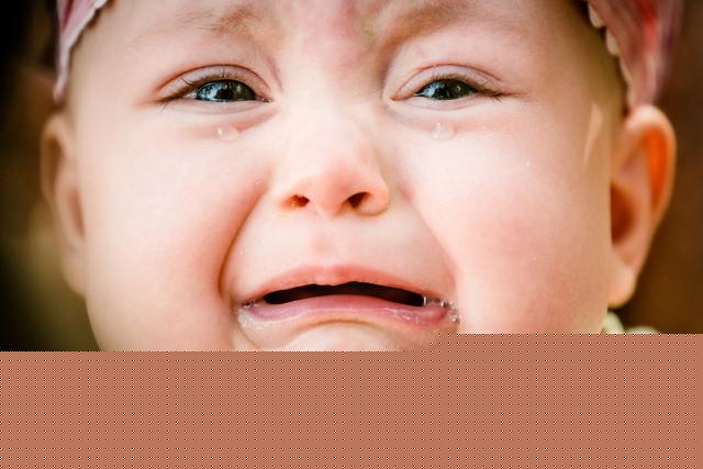 新型“家庭暴力”正悄悄腐蚀孩子童年，不是打骂，反比打骂更可怕