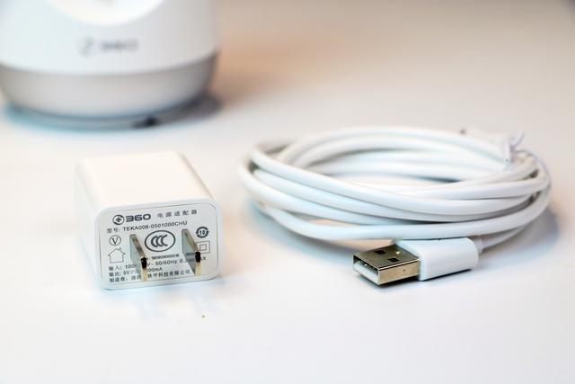 智能看家护院神器,支持AI人像追踪、异响侦测,自动生成家用vlog