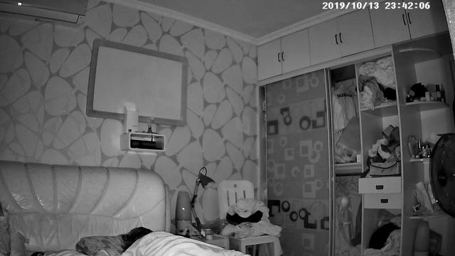 智能看家护院神器,支持AI人像追踪、异响侦测,自动生成家用vlog