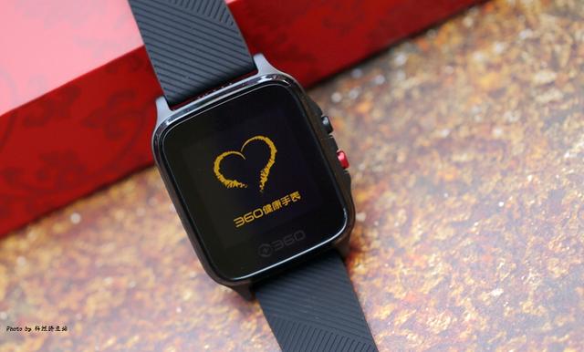 小米华为都没有的功能，360健康手表行，血压测量与老人通行