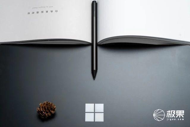 微软亲儿子被AMD“坑惨”!万元笔记本竟是壳子货,摸完嫌弃哭