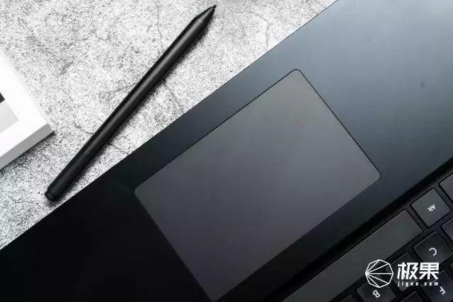 微软亲儿子被AMD“坑惨”!万元笔记本竟是壳子货,摸完嫌弃哭