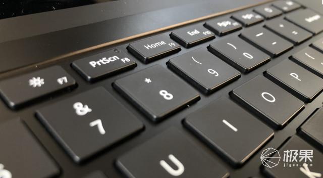 微软亲儿子被AMD“坑惨”!万元笔记本竟是壳子货,摸完嫌弃哭