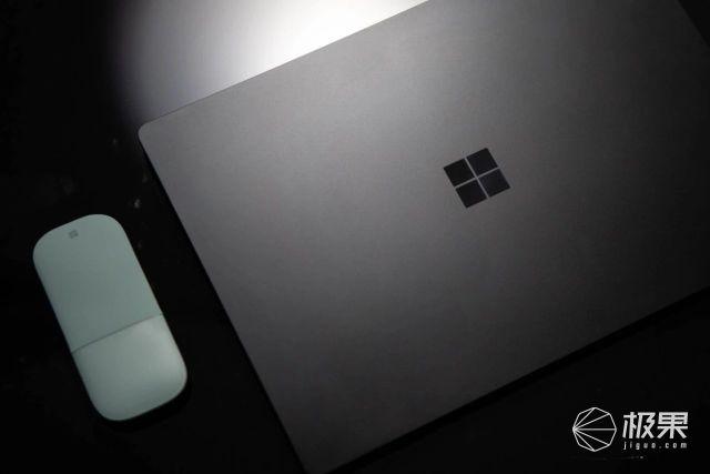 微软亲儿子被AMD“坑惨”!万元笔记本竟是壳子货,摸完嫌弃哭