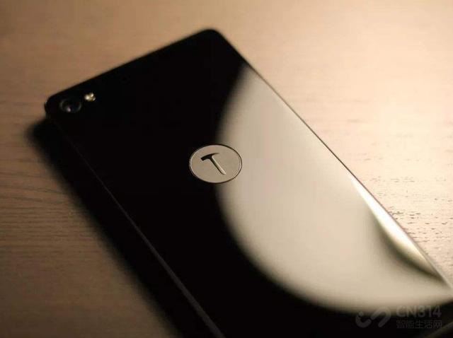 苹果跪了,华为沸了,OV精了,锤子黄了:2019年手机大事件复盘