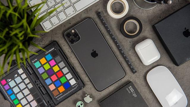 iPhone11Pro“真酸”!手握七千元,网友:再等等