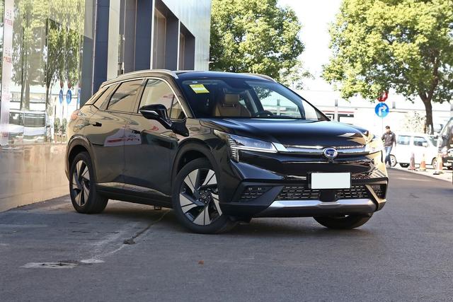 100万的性能,60万的档次,30万的价格,这豪车还能原厂定制改装