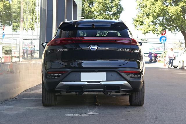 100万的性能,60万的档次,30万的价格,这豪车还能原厂定制改装