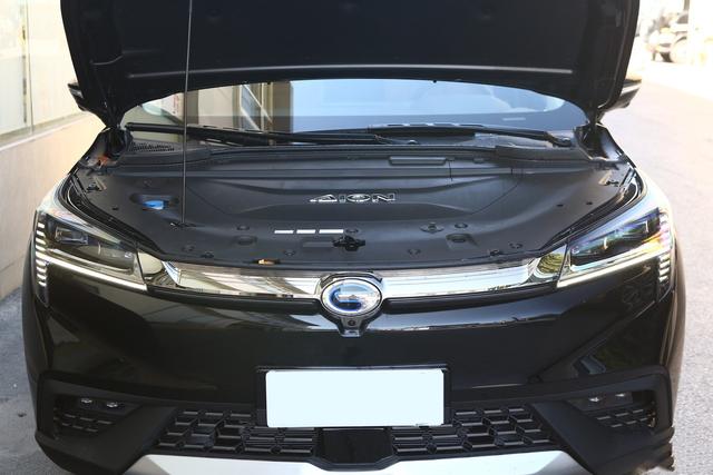 100万的性能,60万的档次,30万的价格,这豪车还能原厂定制改装