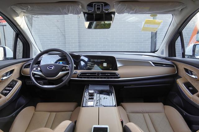 100万的性能,60万的档次,30万的价格,这豪车还能原厂定制改装