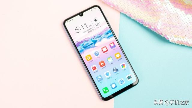 换机也要看眼缘 这些高颜值机型让你一见倾心