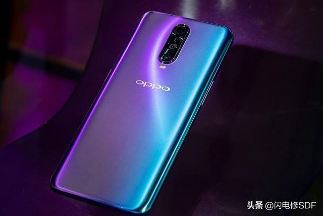 被CPU拖累的OPPO旗舰,50W闪充+91.5%屏占比,谁说吃鸡不稳?