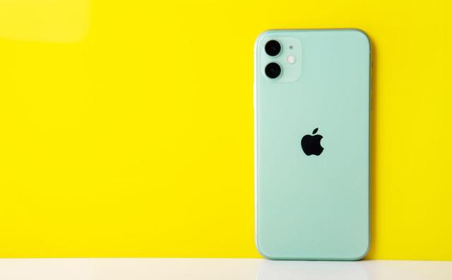 被网友捧上天的华为Mate30,为啥还是被iPhone11吊起来打?