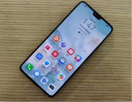 被网友捧上天的华为Mate30,为啥还是被iPhone11吊起来打?