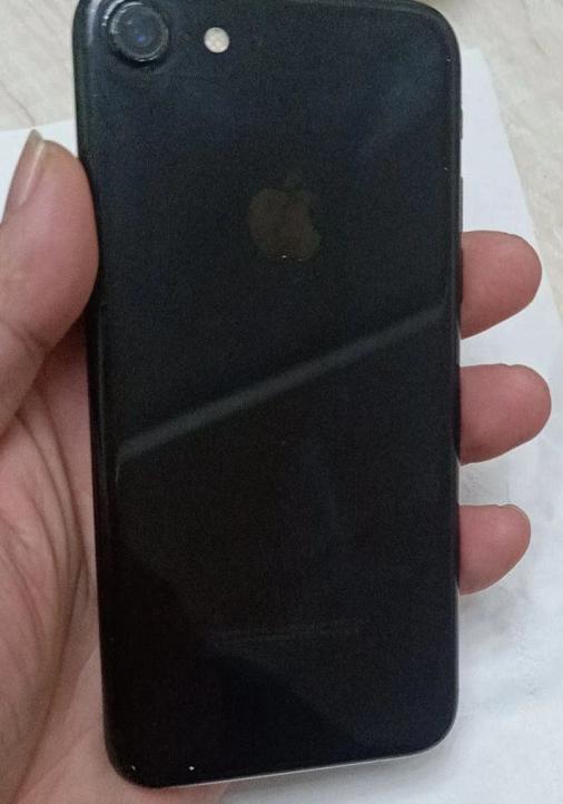 它是曾经一机难求,加价购买。如今皇帝版仅1300元