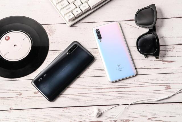 都是骁龙855 Plus,为什么iQOO Pro的跑分要比小米9 Pro高2.5万分