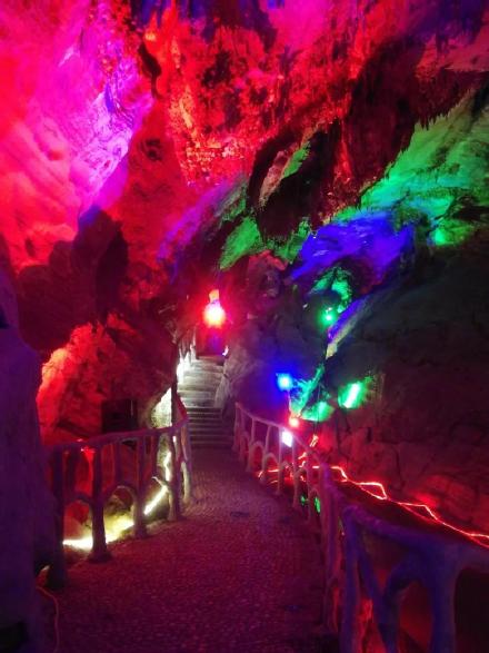 冬季游巴南!这里可以喂羊驼、看孔雀东南飞、逛古镇、穿越音乐溶洞! 冬季游巴南!这里可以喂羊驼、看孔雀东南飞、逛古镇、穿越音乐溶洞!