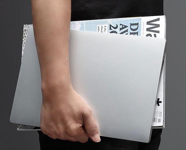 预算三千多,12.5英寸小米和7.9英寸口袋电脑,谁更值得买?