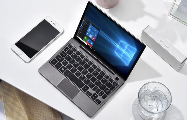 预算三千多,12.5英寸小米和7.9英寸口袋电脑,谁更值得买?