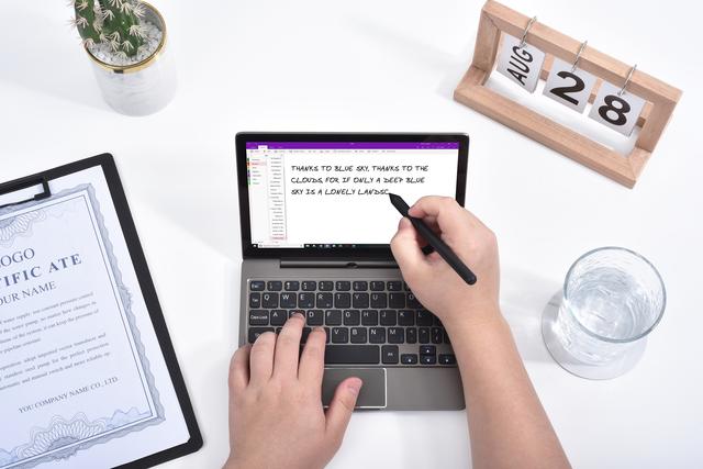 只有8.9英寸的超迷你掌上电脑:连女孩都感觉轻盈,国产强悍产品