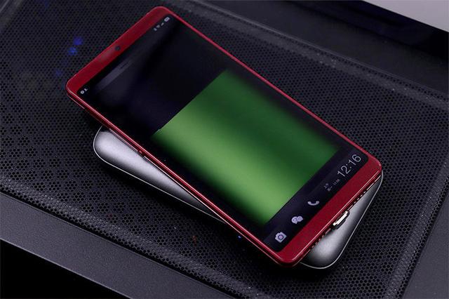 30元无线充电接收器+ORICO萤火虫,旧手机像小米9一样“躺着充”