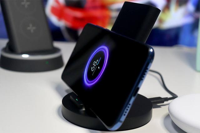 30元无线充电接收器+ORICO萤火虫,旧手机像小米9一样“躺着充”