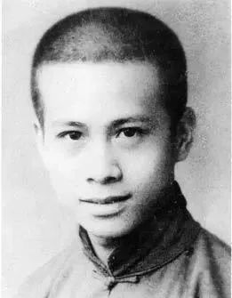 元旦李嘉诚携儿孙祭亡妻，周凯旋陪伴29年没名分，难忘庄月明？