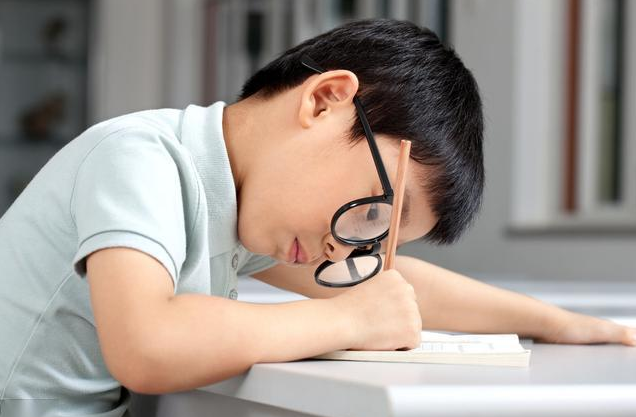孩子身上有这5个表现,暗示上学后多半是“学霸”,父母别错过了