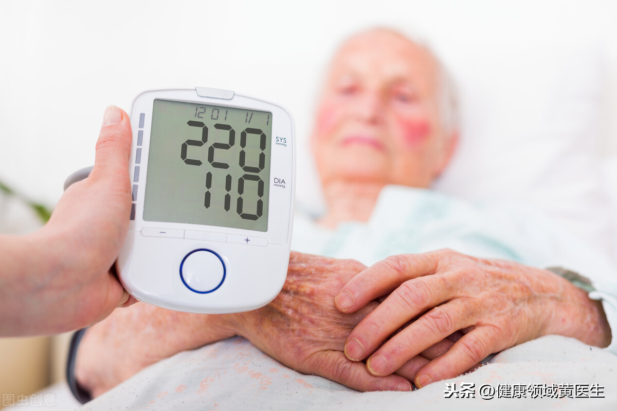 吃饭的时候应不应该喝水,对胃好吗?今天给你解释