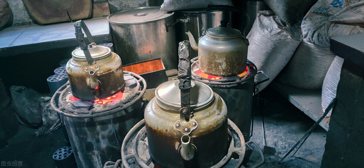 烧开水,多久喝完最好?白开水放三天不如自来水