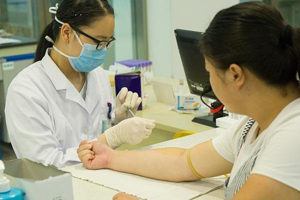 晚上睡觉有这4种现象,可能是尿酸值“越线”,快对照自查看看