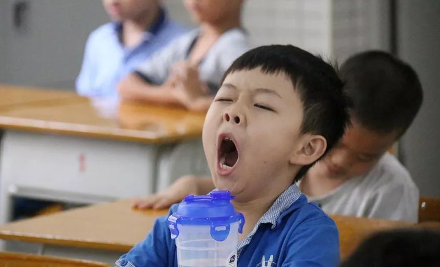 6岁娃不碰零食,身高发育却远逊同龄人,医生:4种食物惹的祸