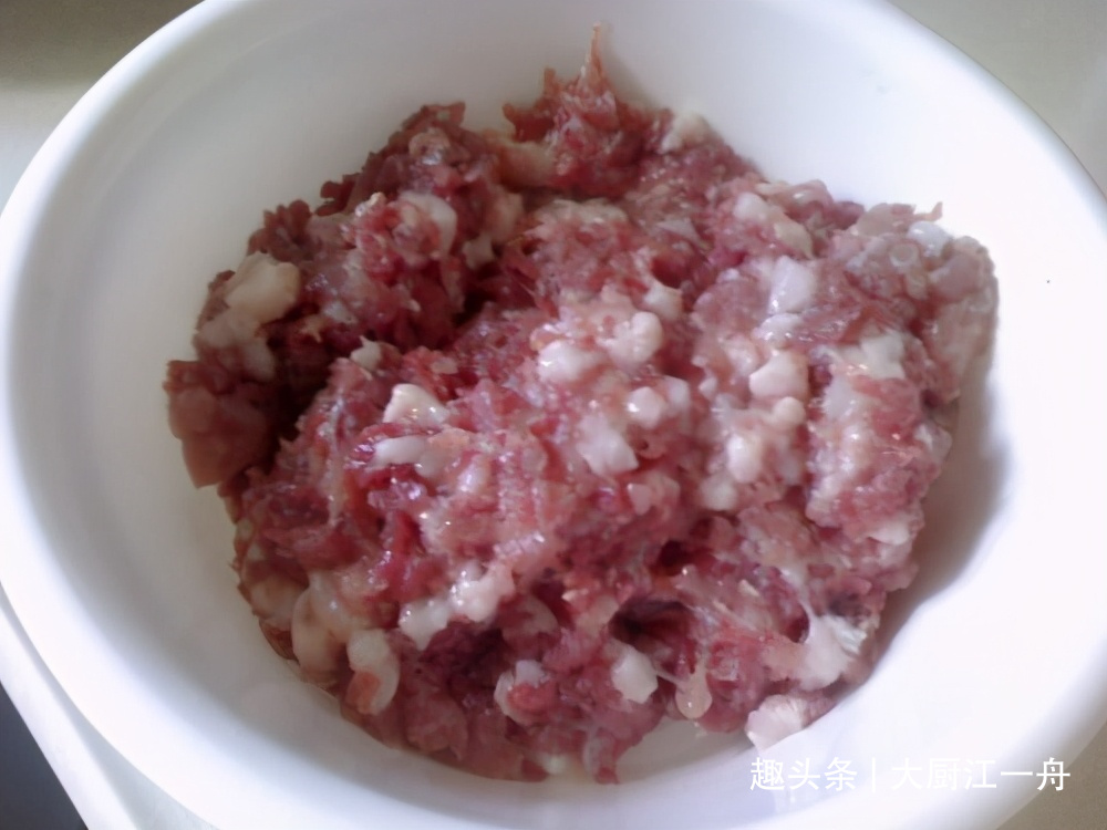 过年了,教你豆腐这样做,不炒不炸上锅一蒸,美观好吃待客倍有面