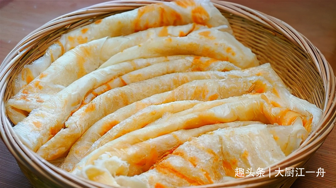 家常油饼的简单做法,柔软起层,凉了不硬有诀窍,你还不会做吗