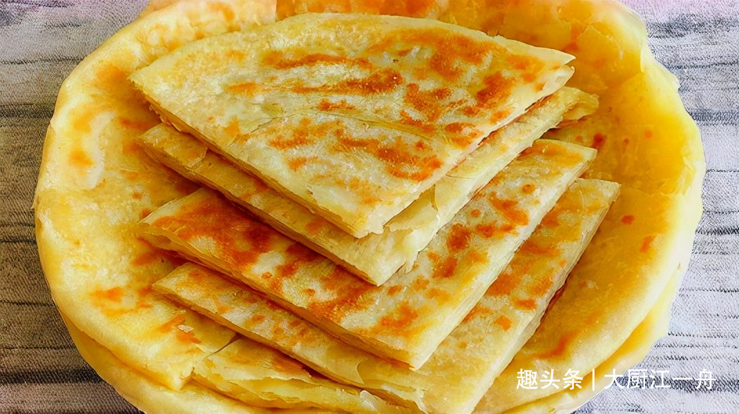 家常油饼的简单做法,柔软起层,凉了不硬有诀窍,你还不会做吗