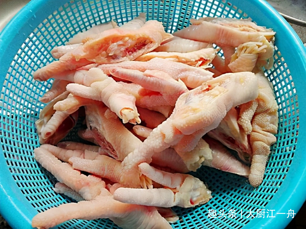 天冷要多吃鸡肉,教你懒人做法,不炒不炖不油炸,上桌就被抢光了