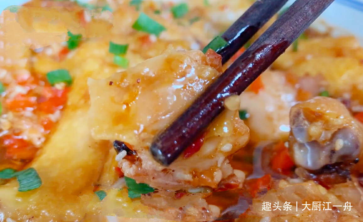 天冷要多吃鸡肉,教你懒人做法,不炒不炖不油炸,上桌就被抢光了