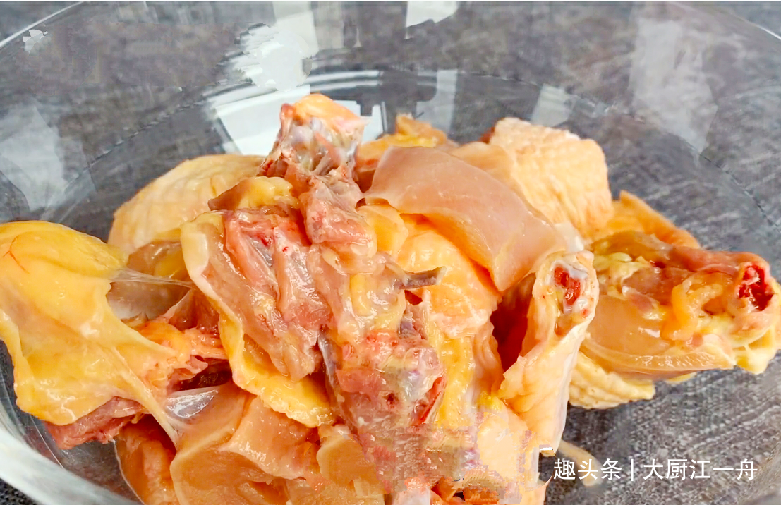 天冷要多吃鸡肉,教你懒人做法,不炒不炖不油炸,上桌就被抢光了