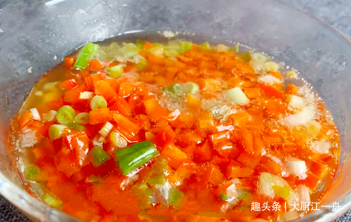 天冷要多吃鸡肉,教你懒人做法,不炒不炖不油炸,上桌就被抢光了