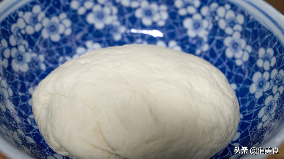 教你水煎包做法,色泽金黄,口感松软,从包到煎全过程