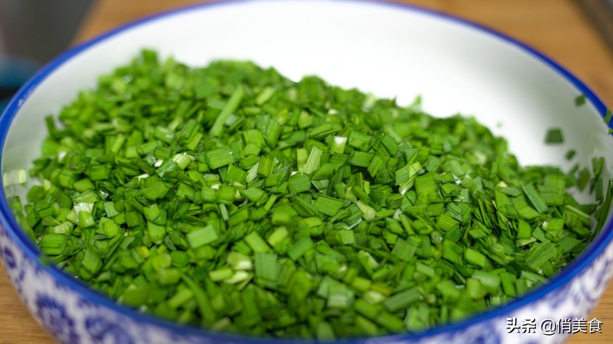 教你水煎包做法,色泽金黄,口感松软,从包到煎全过程